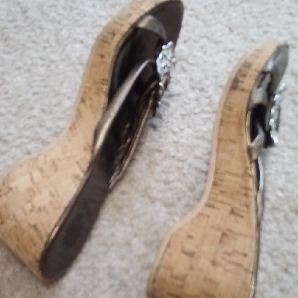 Sandals - Picture 2 of 4